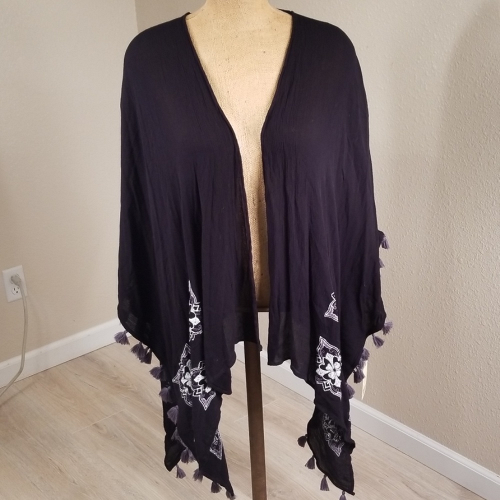Ruana black with grey tassels and embroidery